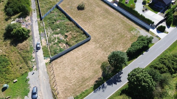 Prodej komerčního pozemku 2500 m² (foto 2)