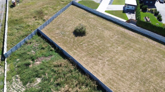 Prodej komerčního pozemku 2500 m² (foto 3)