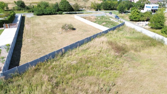 Prodej komerčního pozemku 2500 m² (foto 6)