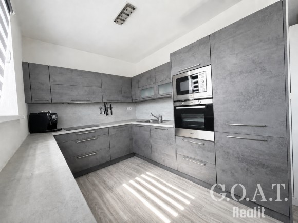 Prodej bytu 4+kk 74 m² Línská, Vejprnice (foto 3)